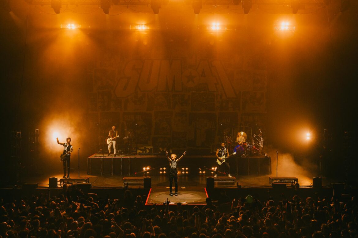 boston music photographer lisa czech sum 41 roadrunner