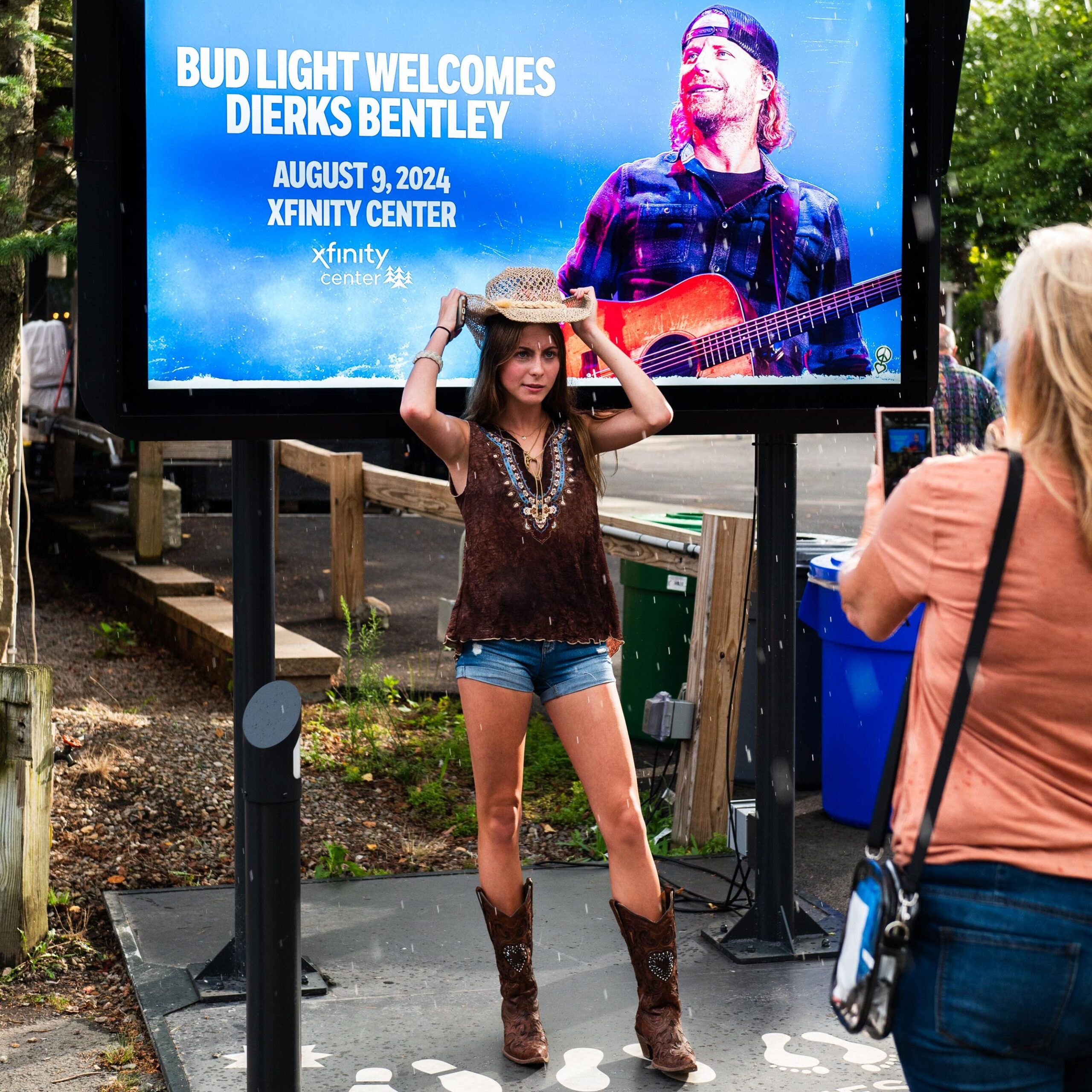 music sponsorship photography concert dierks bentley bud light lifestyle photo by lisa czech